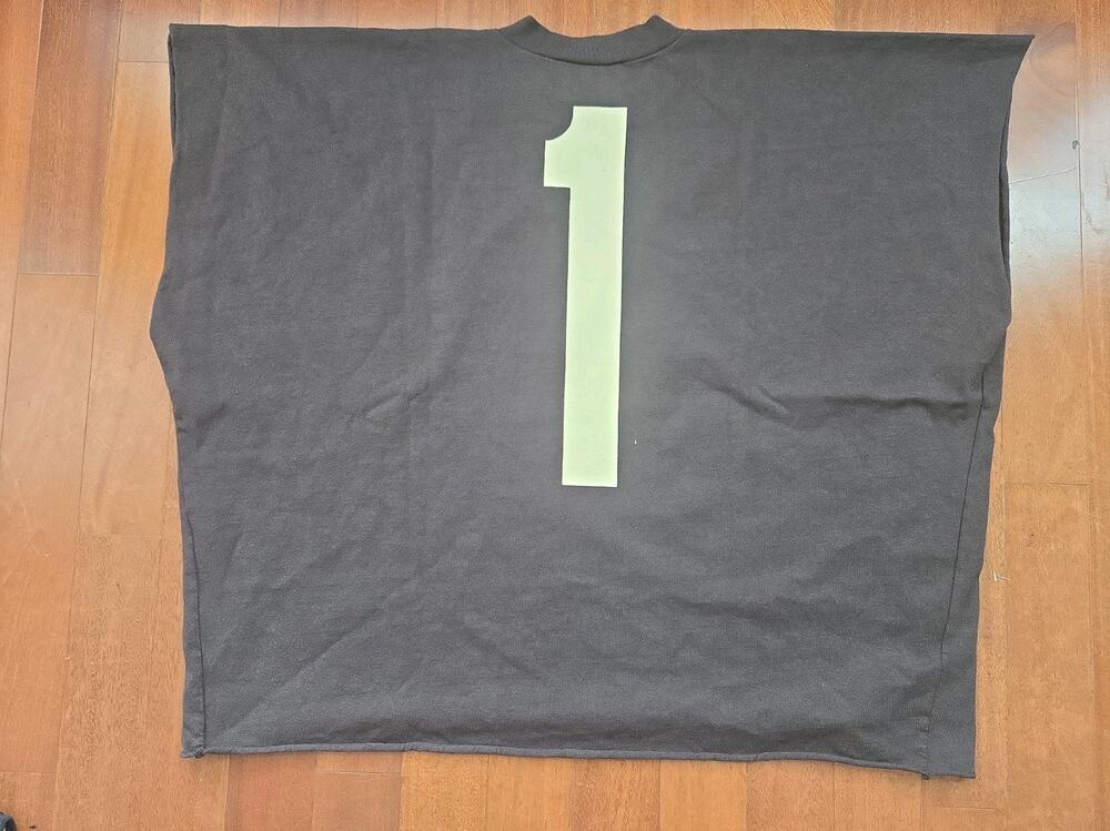 YZY Yeezy Vultures One Box T-Shirt Mens Size 2 Black Kanye West Gosha Raw Edge